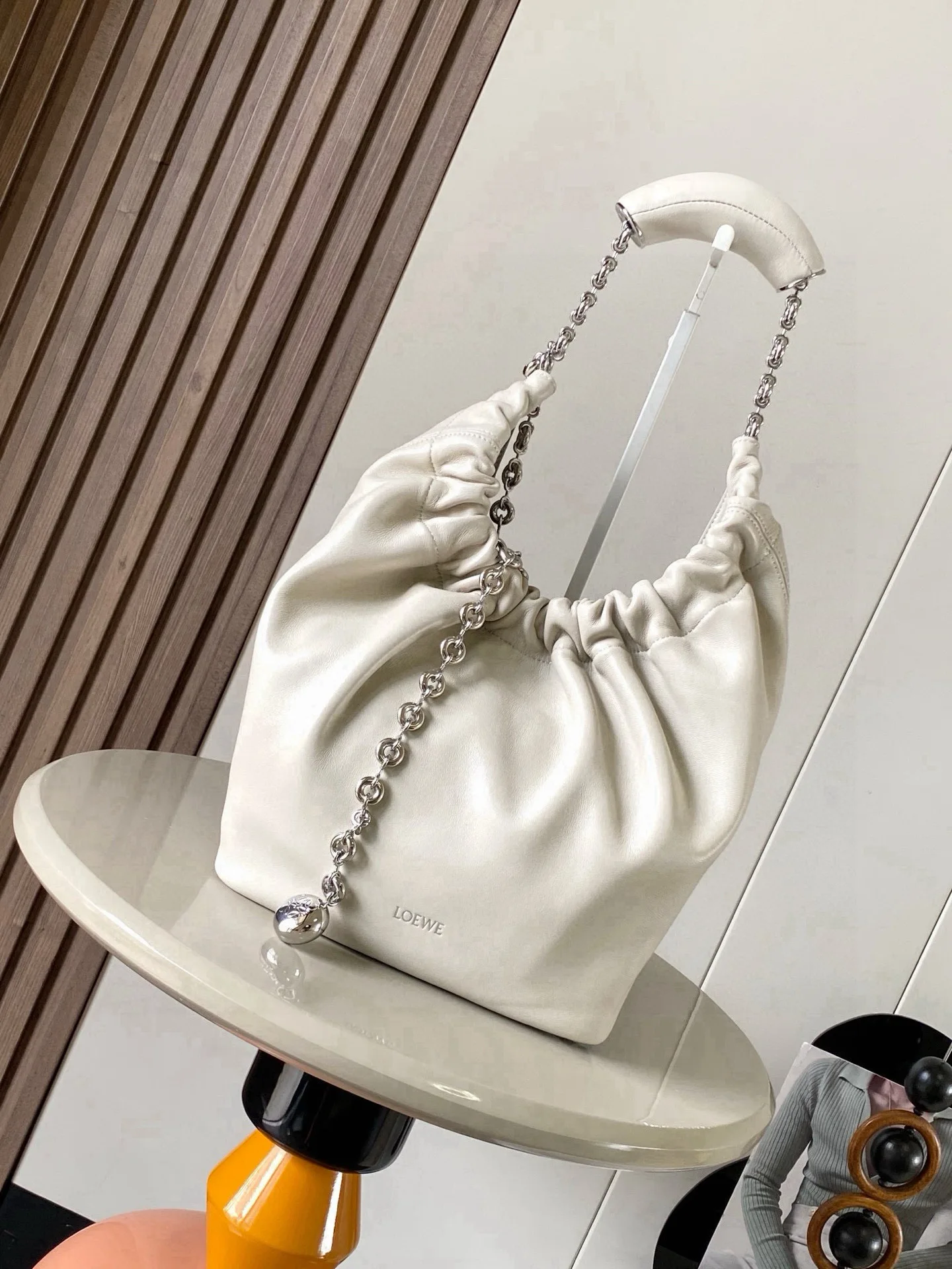 Loewe 9042 Napa lambskin handbag women s shoulder bag Loewe 9042 Napa lambskin handbag women s shoulder bag
