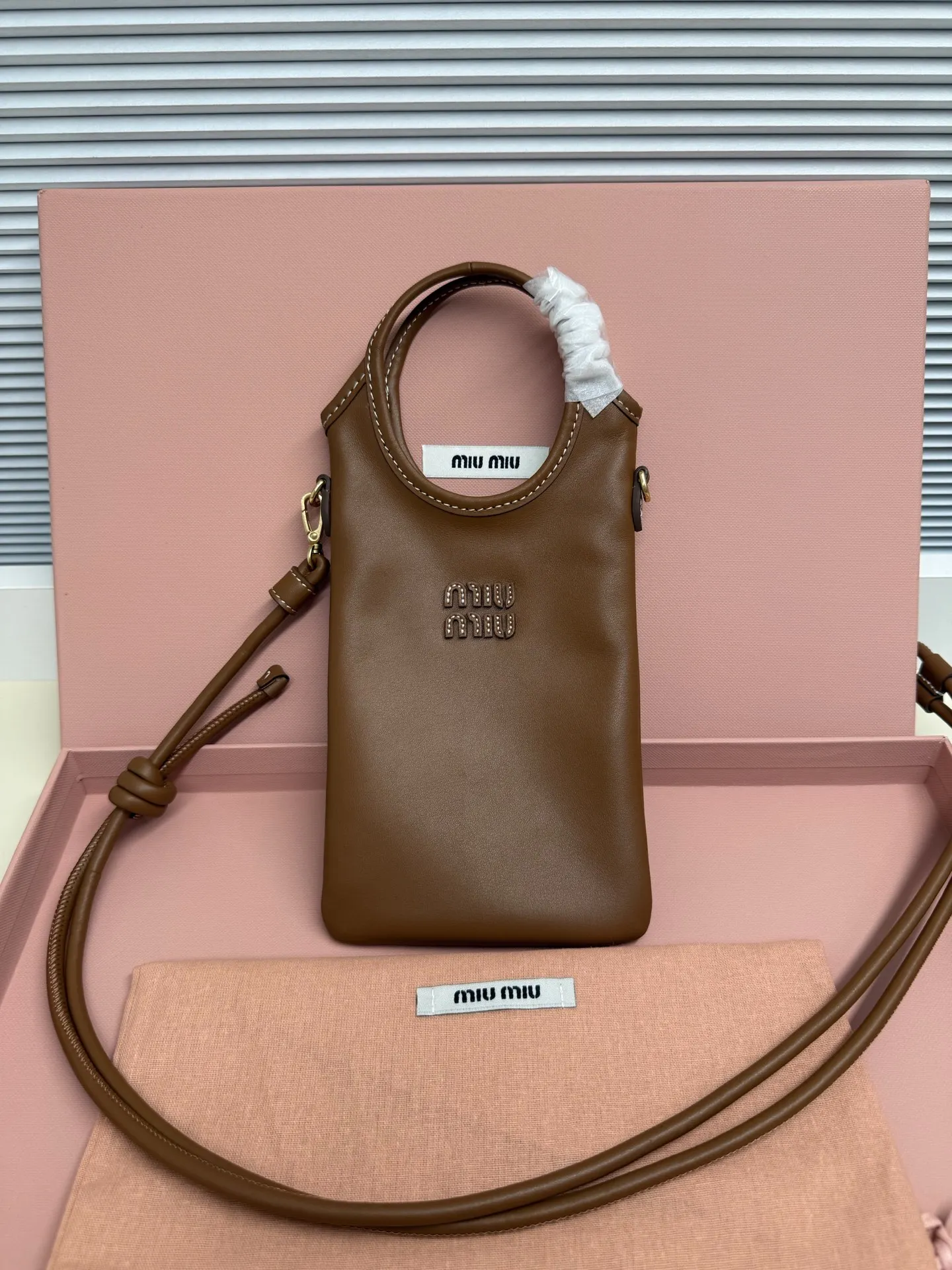MIU MIU 5nt080 New Mobile Phone Bag Women s Crossbody Bag MIU MIU 5nt080 New Mobile Phone Bag Women s Crossbody Bag
