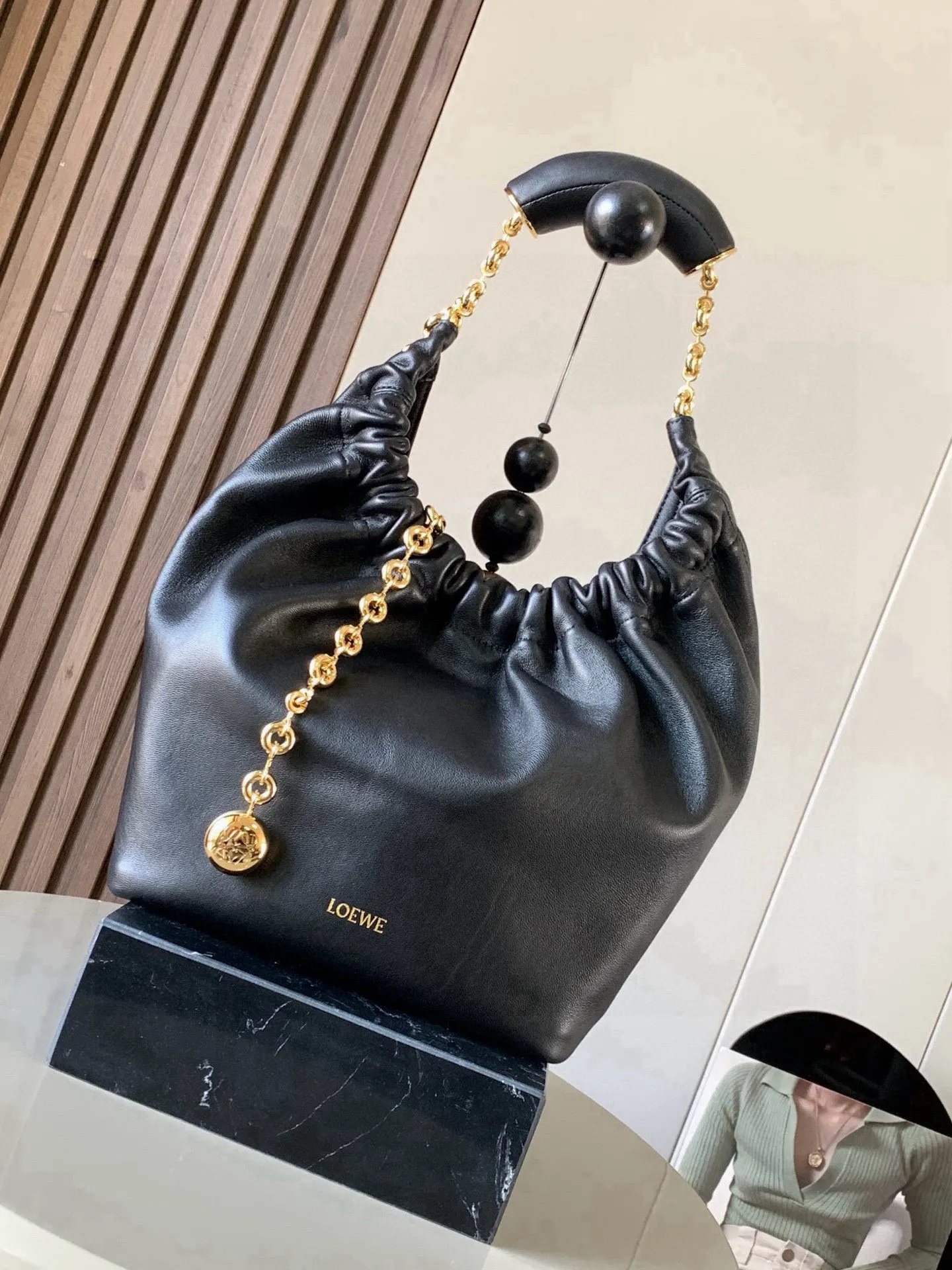 Loewe 9042 Napa lambskin handbag women s shoulder bag Loewe 9042 Napa lambskin handbag women s shoulder bag
