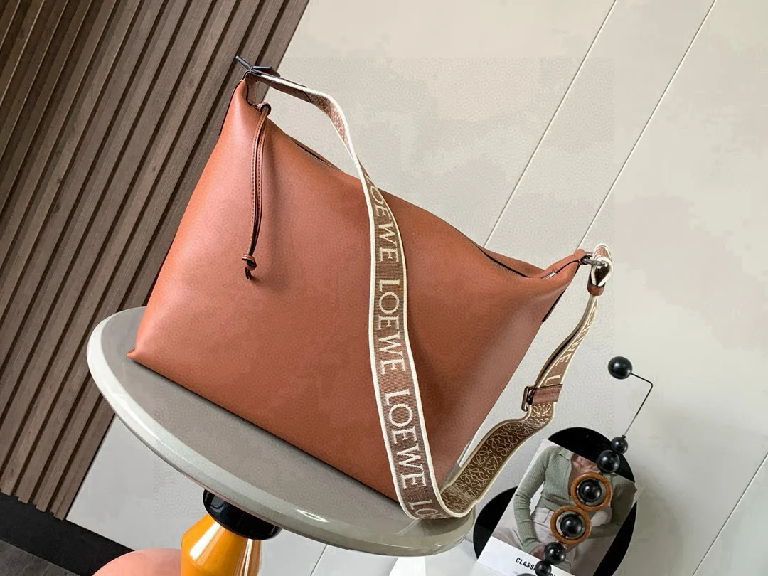 Loewe 9010 Shoulder Underarm Bag Women s Crossbody Bag