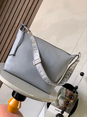 9010 Shoulder Underarm Bag Women s Crossbody Bag Replica Loewe womens bags