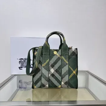 Upright Tote Bag Women s Crossbody Bag Replica Burberry womens bags