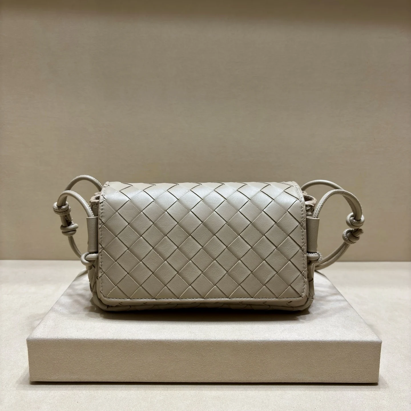 Burberry 3008 Versatile Commuter Bag Women s Crossbody Bag Burberry 3008 Versatile Commuter Bag Women s Crossbody Bag