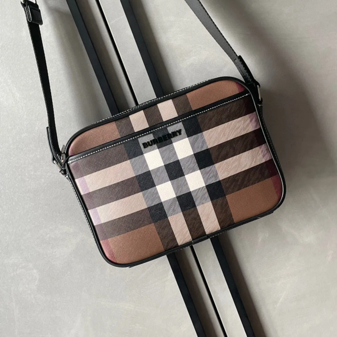 Burberry Latest messenger bag men s crossbody bag