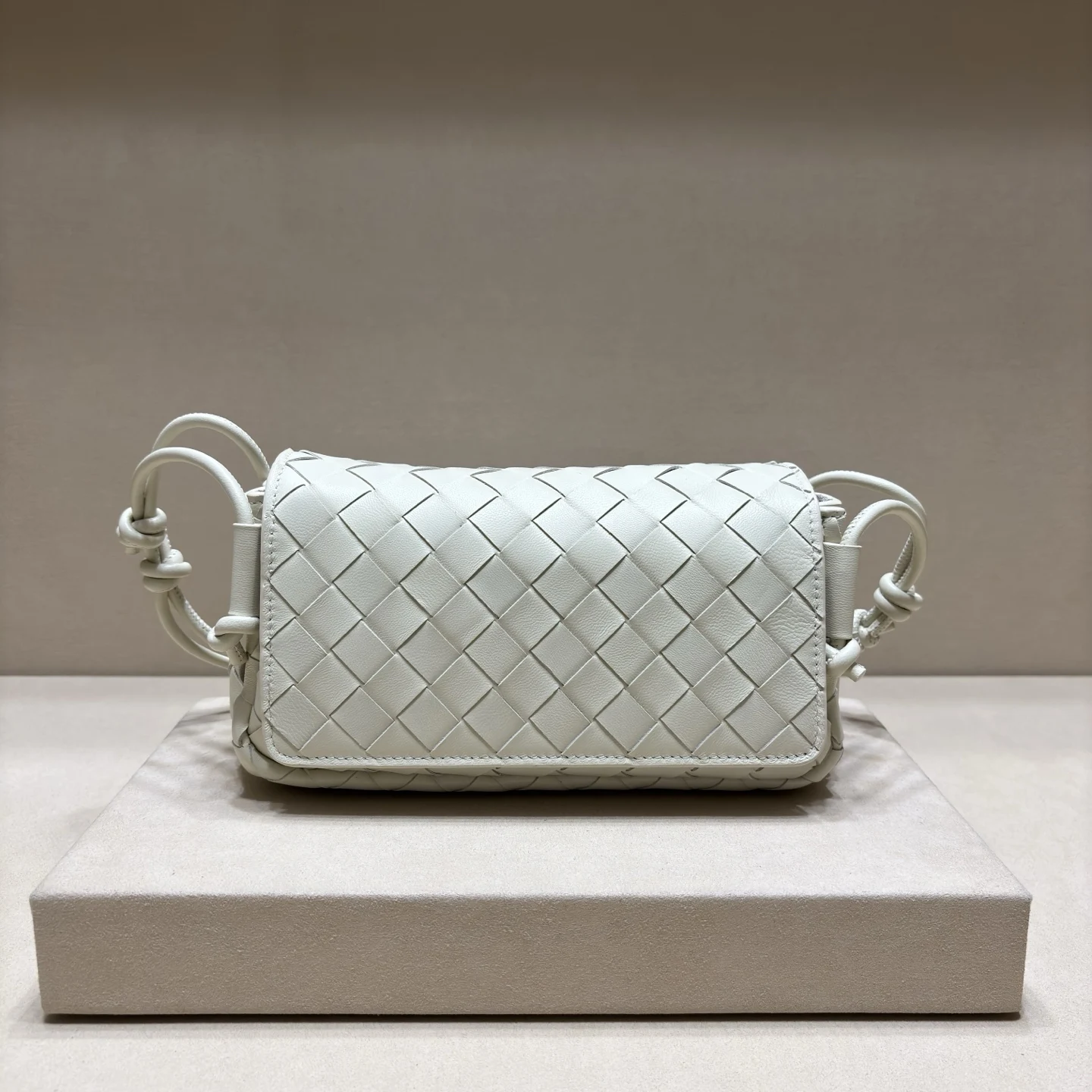 Burberry 3008 Versatile Commuter Bag Women s Crossbody Bag Burberry 3008 Versatile Commuter Bag Women s Crossbody Bag
