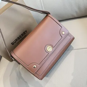 9061 Latest Slim Crossbody Bag Women s Crossbody Bag Replica Burberry womens bags
