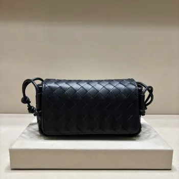 3008 Versatile Commuter Bag Women s Crossbody Bag Replica Burberry womens bags