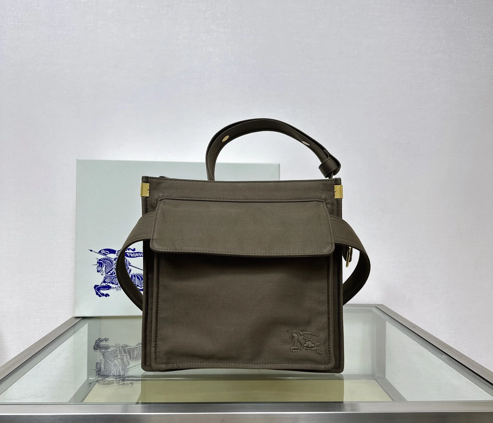Burberry 7661 Latest Windbreaker Tote Bag Men s Crossbody Bag Burberry 7661 Latest Windbreaker Tote Bag Men s Crossbody Bag