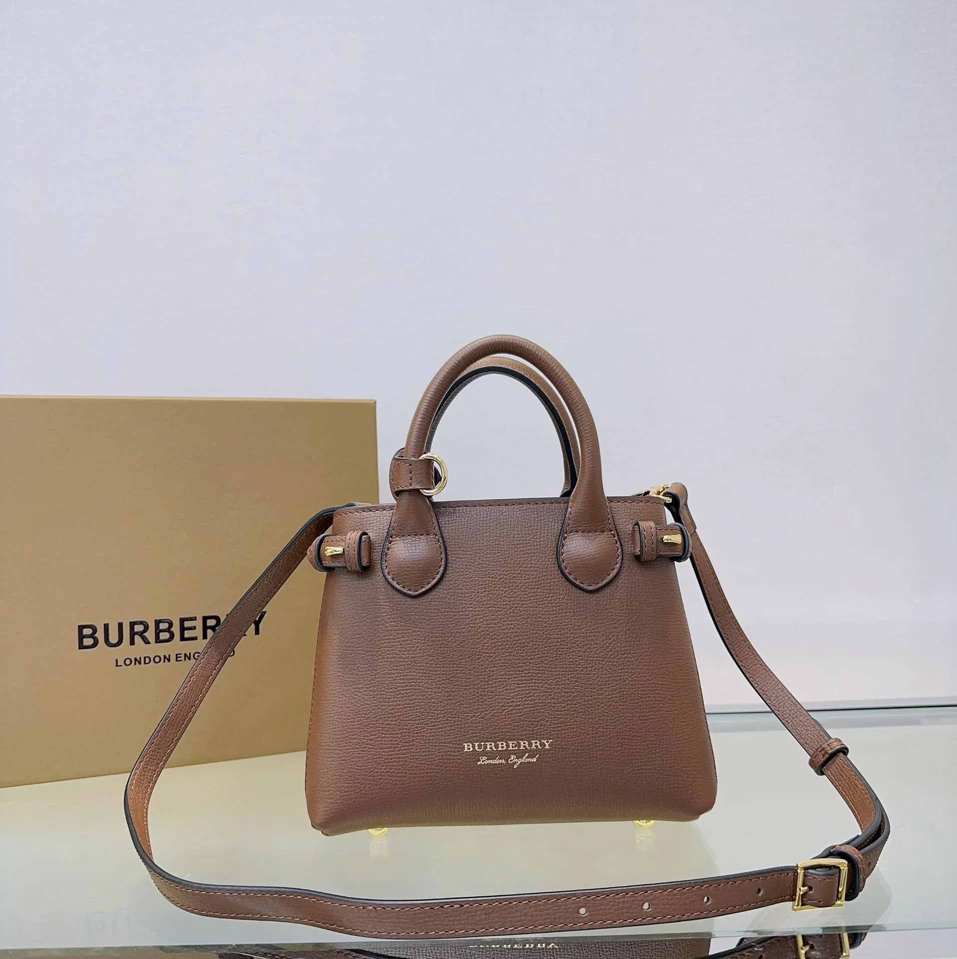 Burberry 7121 Checkered Leather Banner Bag Women s Crossbody Bag Burberry 7121 Checkered Leather Banner Bag Women s Crossbody Bag