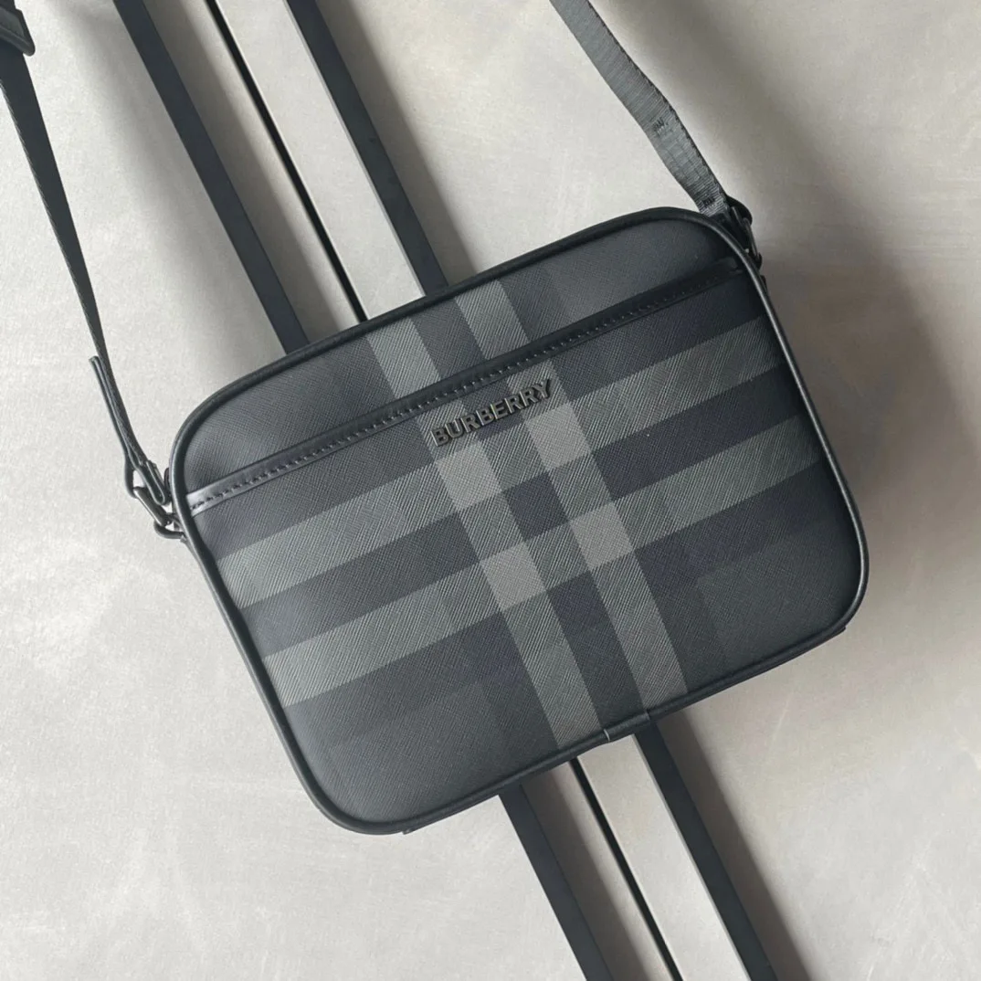Burberry Latest messenger bag men s crossbody bag