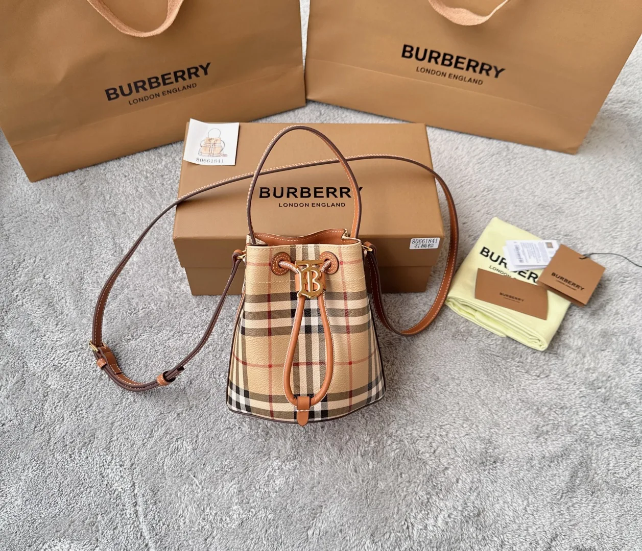Burberry 1841 Birch Brown Water Bucket Bag Women s Crossbody Bag Burberry 1841 Birch Brown Water Bucket Bag Women s Crossbody Bag