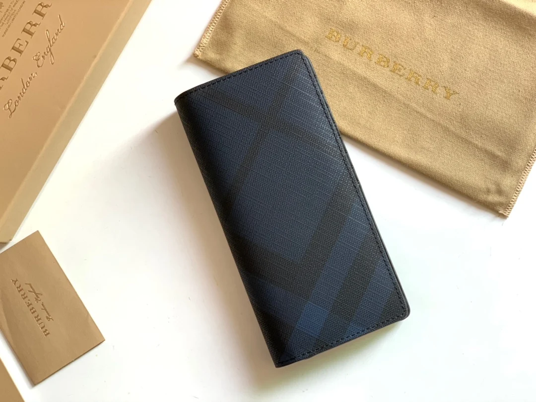 Burberry 40564151 Plaid Zipper Bag Wallet Burberry 40564151 Plaid Zipper Bag Wallet