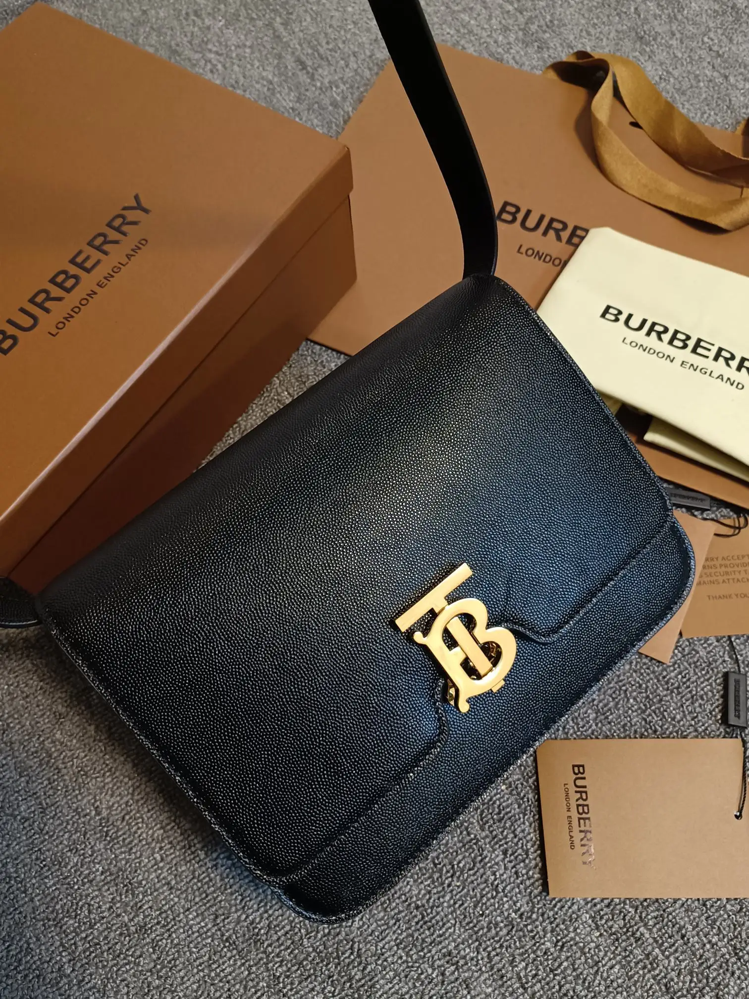Burberry 89063 Grain Leather Bag Women s Crossbody Bag Burberry 89063 Grain Leather Bag Women s Crossbody Bag