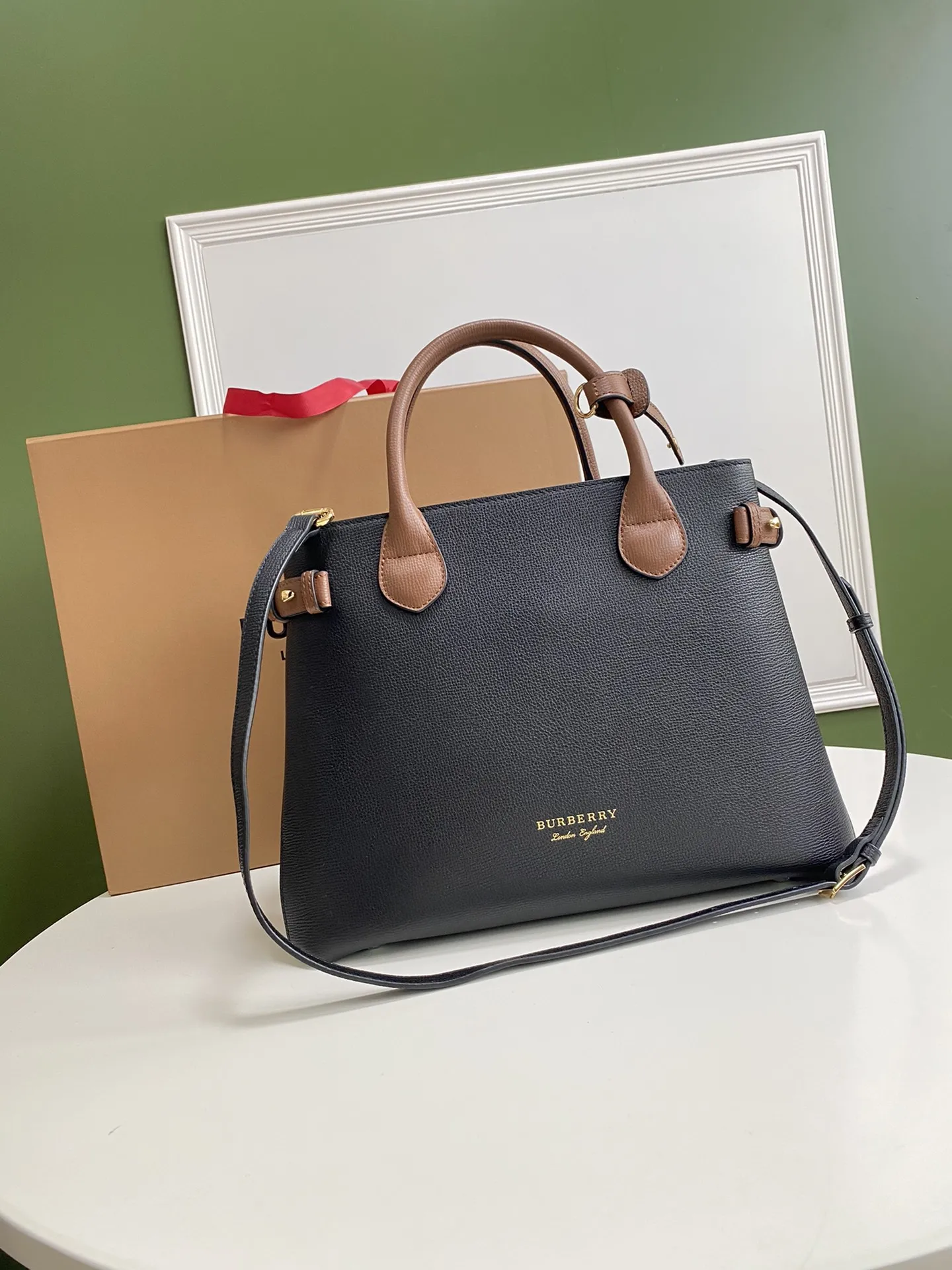Burberry 7941 Checked Pattern Leather Banner Bag Women s Crossbody Bag