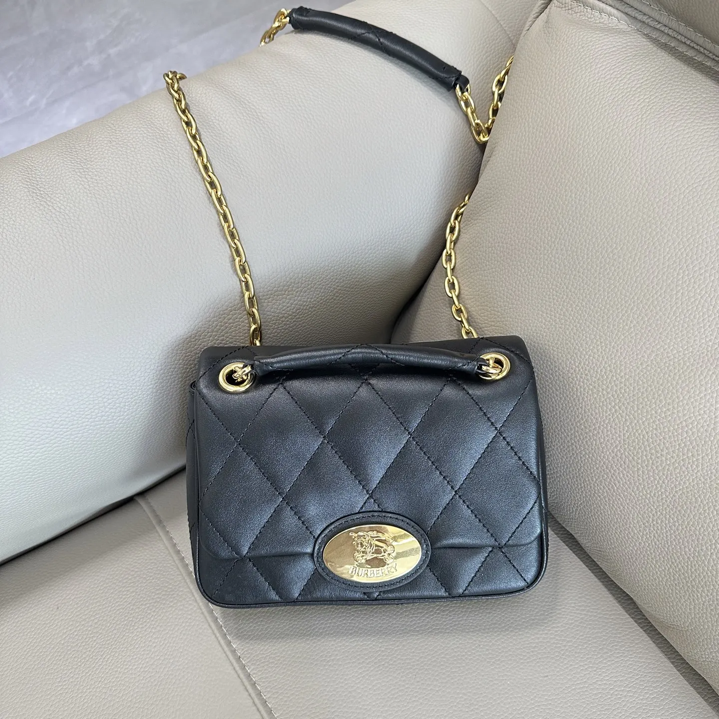 Burberry 2641 Cowhide Shoulder Bag Women s Crossbody Bag Burberry 2641 Cowhide Shoulder Bag Women s Crossbody Bag