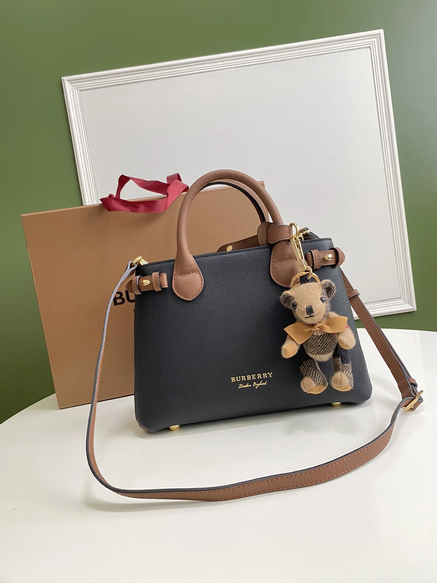 Burberry 7131 Plaid Leather Banner Bag Women s Crossbody Bag Burberry 7131 Plaid Leather Banner Bag Women s Crossbody Bag