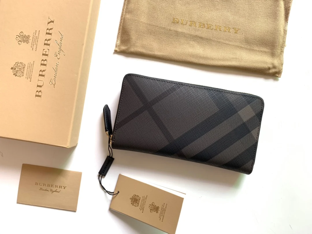 Burberry 40520841 Plaid Zipper Bag Wallet