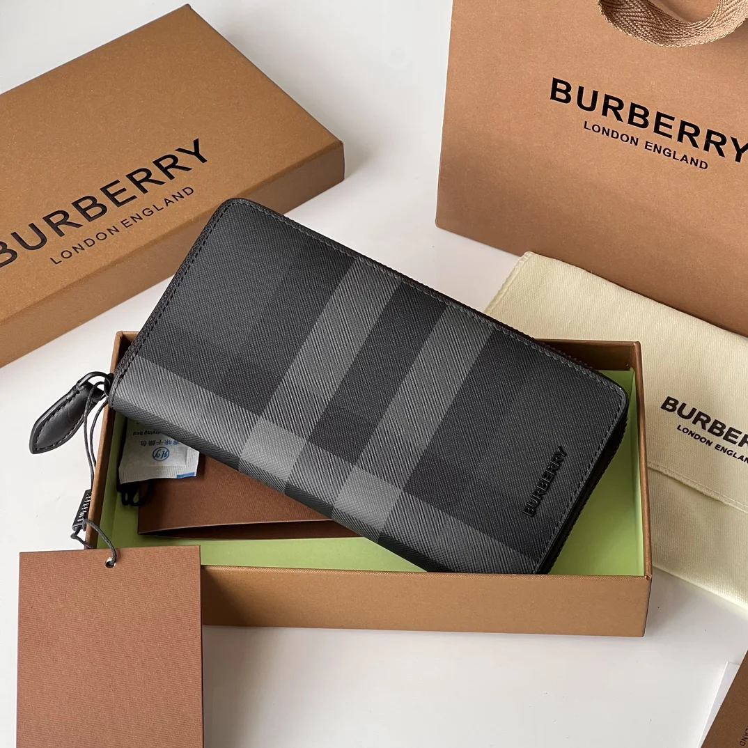Burberry 80548201 Plaid Zip Wallet Wallet Burberry 80548201 Plaid Zip Wallet Wallet