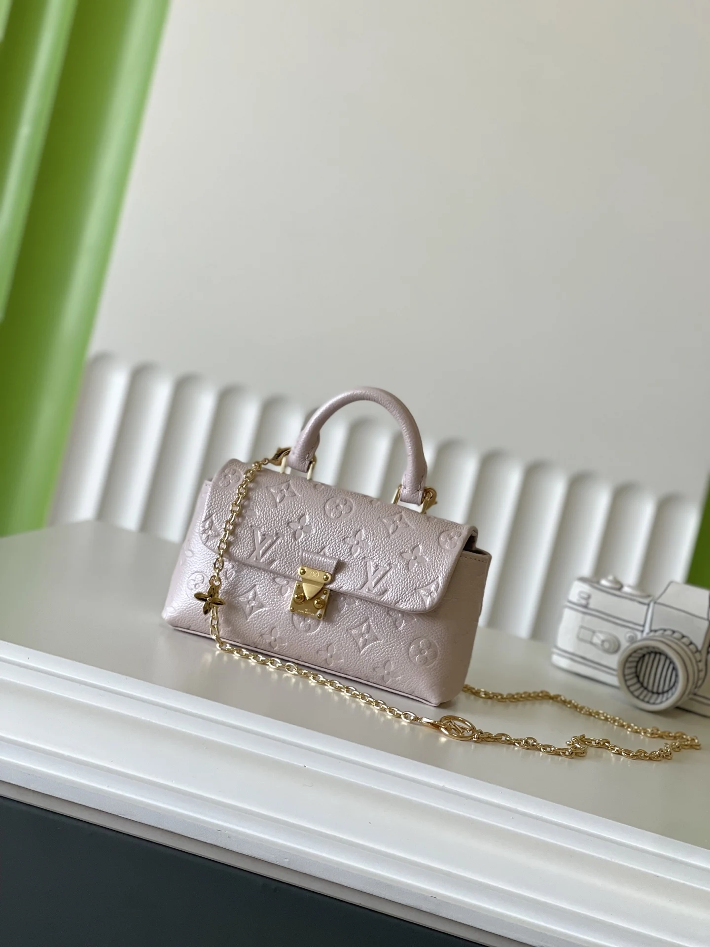 Louis Vuitton M27043 NANO MADELEINE All-Leather Chain Bag Handheld Crossbody Bag Louis Vuitton M27043 NANO MADELEINE All-Leather Chain Bag Handheld Crossbody Bag