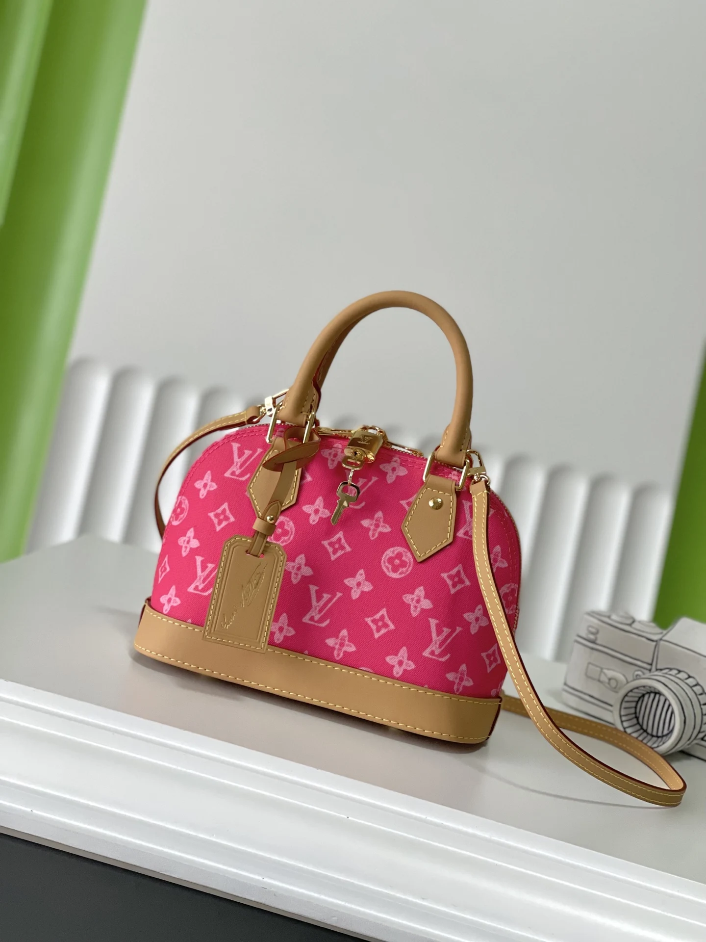 Louis Vuitton M28272 ALMA BB Colorful Shell Bag Louis Vuitton M28272 ALMA BB Colorful Shell Bag