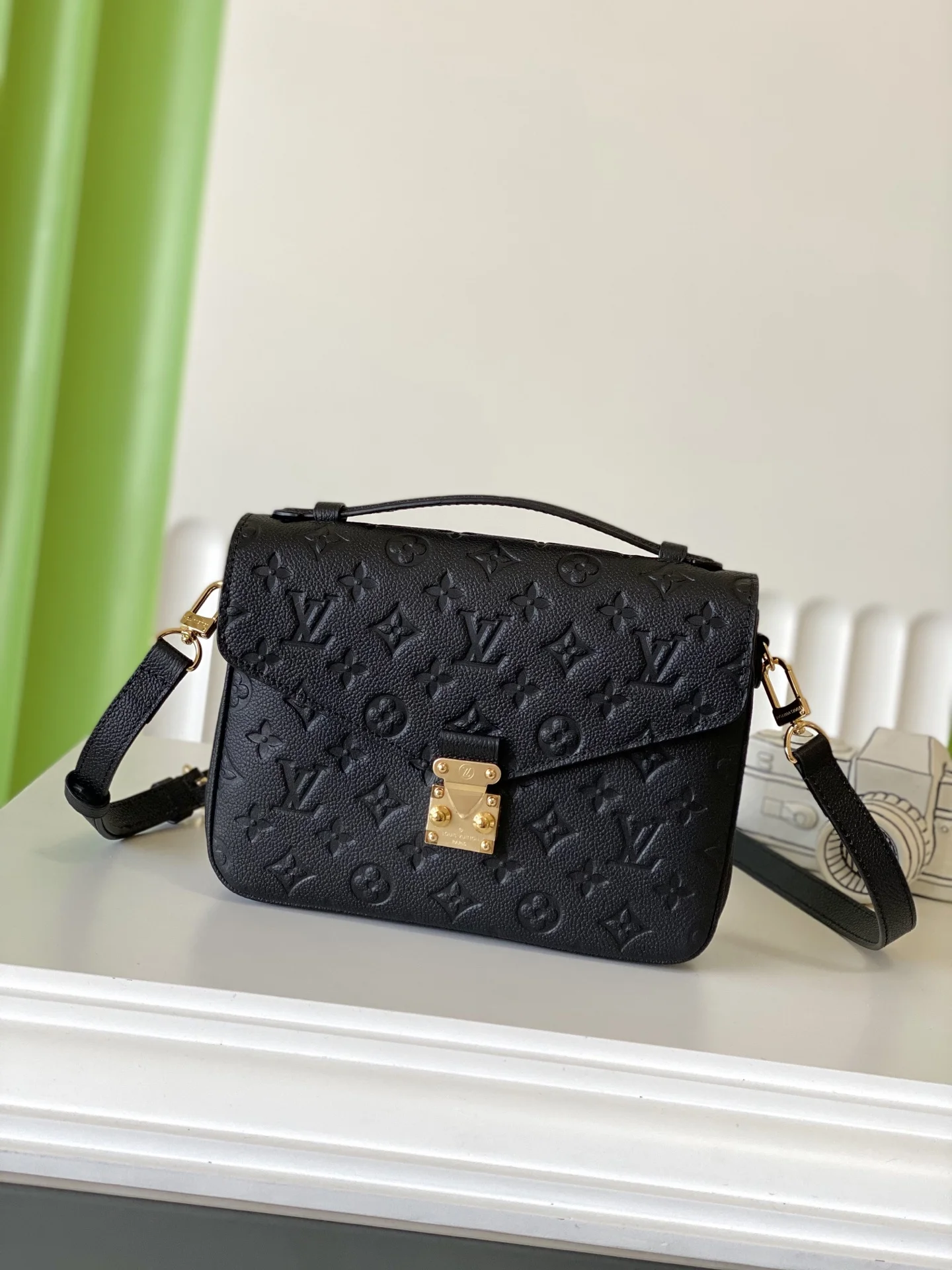 Louis Vuitton M41487 POCHETTE Full Leather Messenger Bag Crossbody Bag Louis Vuitton M41487 POCHETTE Full Leather Messenger Bag Crossbody Bag