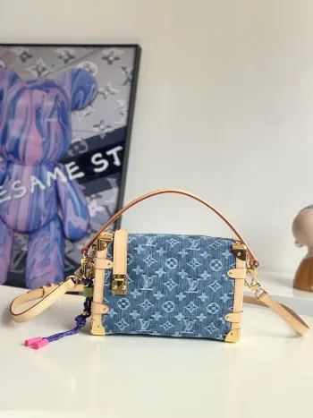 M27450 Cowhide Leather Handbag Women s Crossbody Bag Replica Burberry womens bags