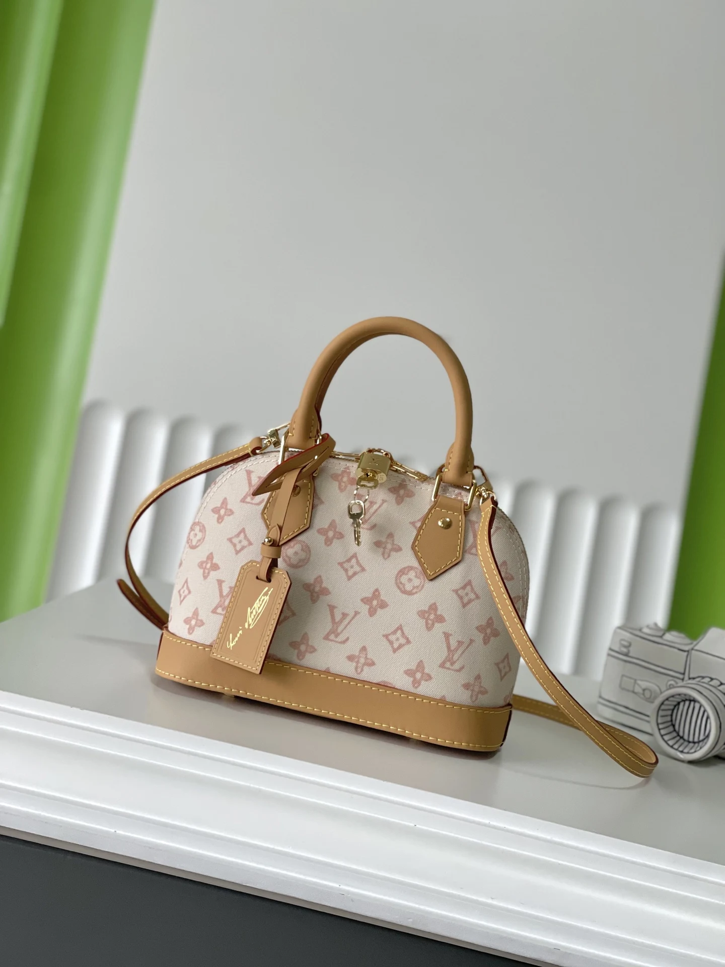 Louis Vuitton M27525 ALMA BB Color Shell Bag Louis Vuitton M27525 ALMA BB Color Shell Bag