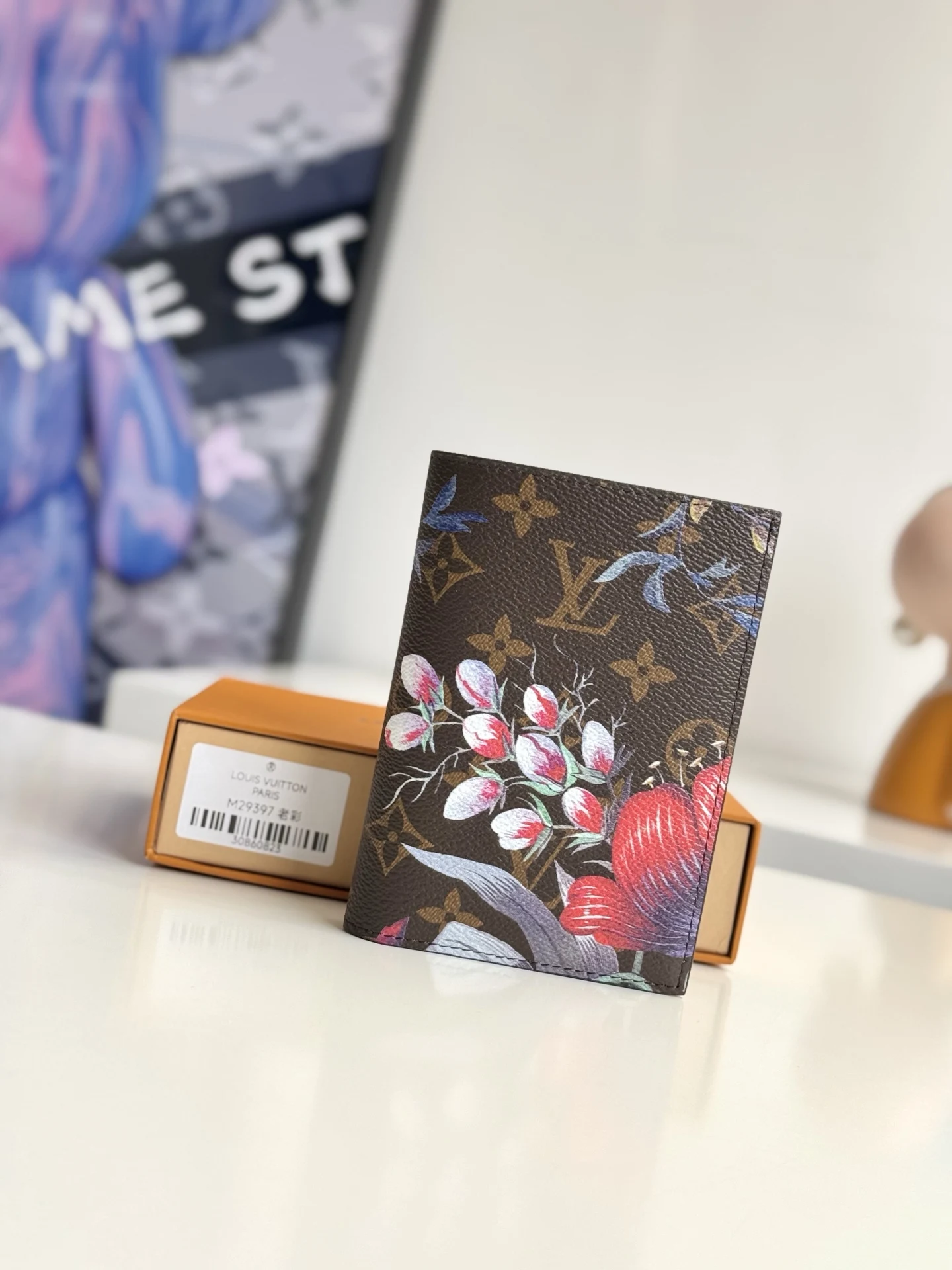 Louis Vuitton M13187 Floral Pattern Passport Holder Wallet Louis Vuitton M13187 Floral Pattern Passport Holder Wallet