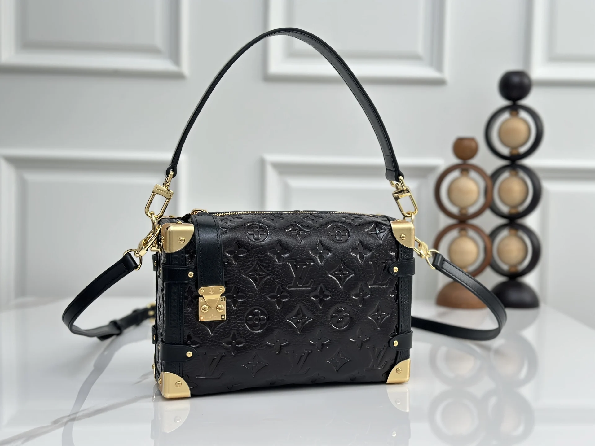 Louis Vuitton M26304 Matte Hard Case Corner Handbag Women s Crossbody Bag Louis Vuitton M26304 Matte Hard Case Corner Handbag Women s Crossbody Bag
