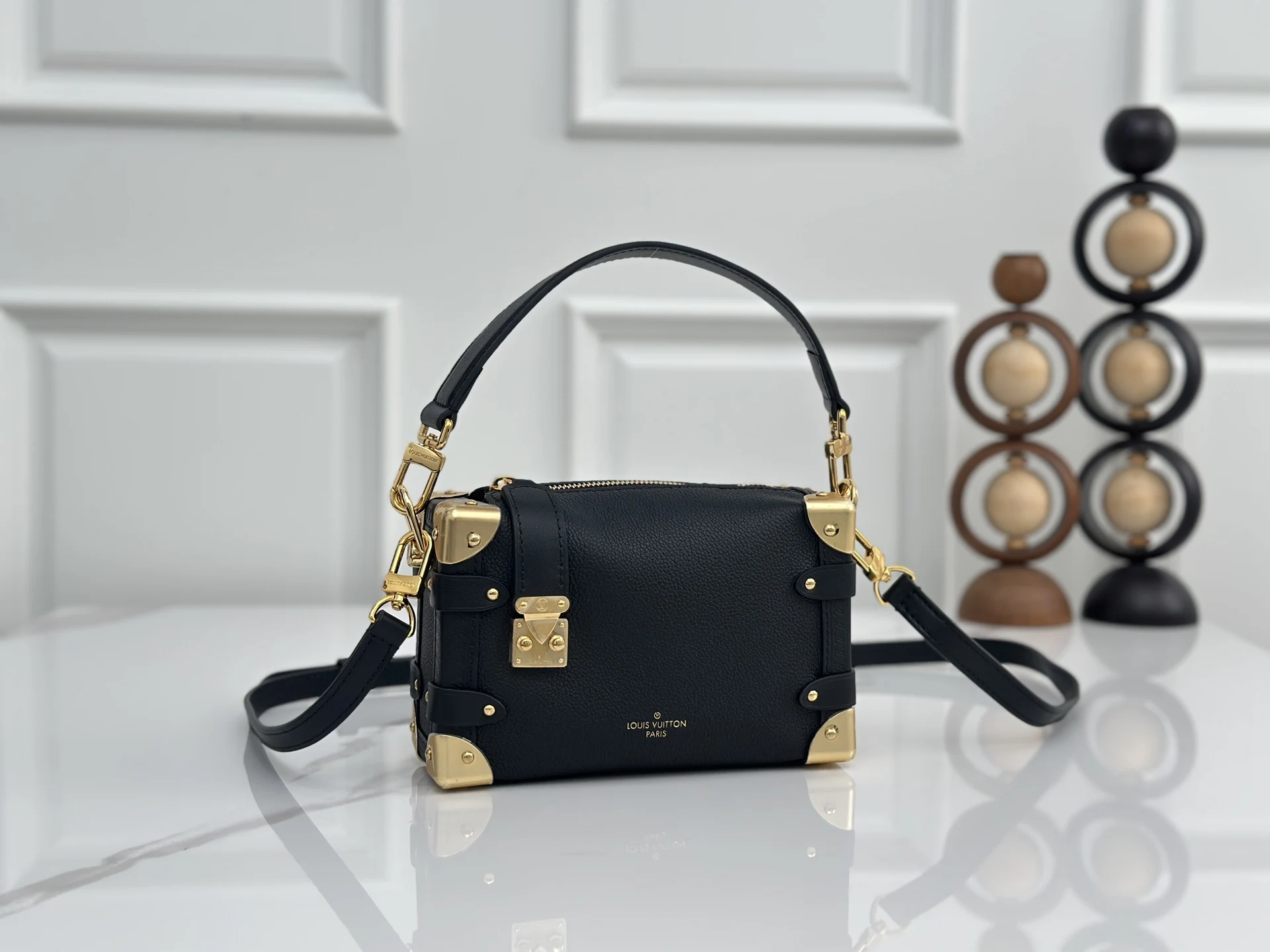Louis Vuitton M23817 box handbag women s crossbody bag Louis Vuitton M23817 box handbag women s crossbody bag