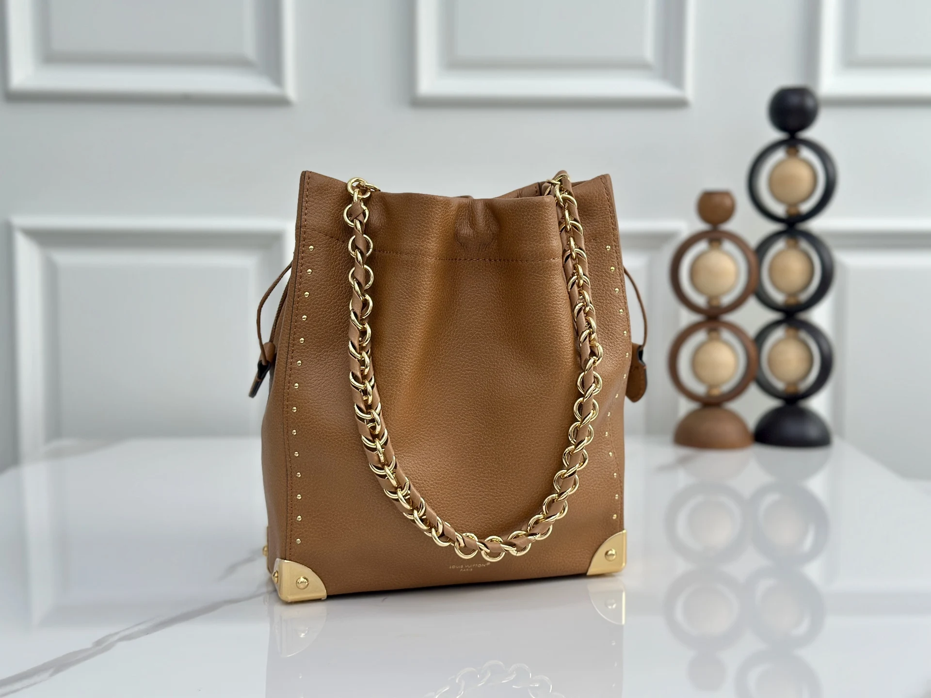 Louis Vuitton M29131 Full Leather Rivet Bucket Bag Women s Crossbody Bag Louis Vuitton M29131 Full Leather Rivet Bucket Bag Women s Crossbody Bag