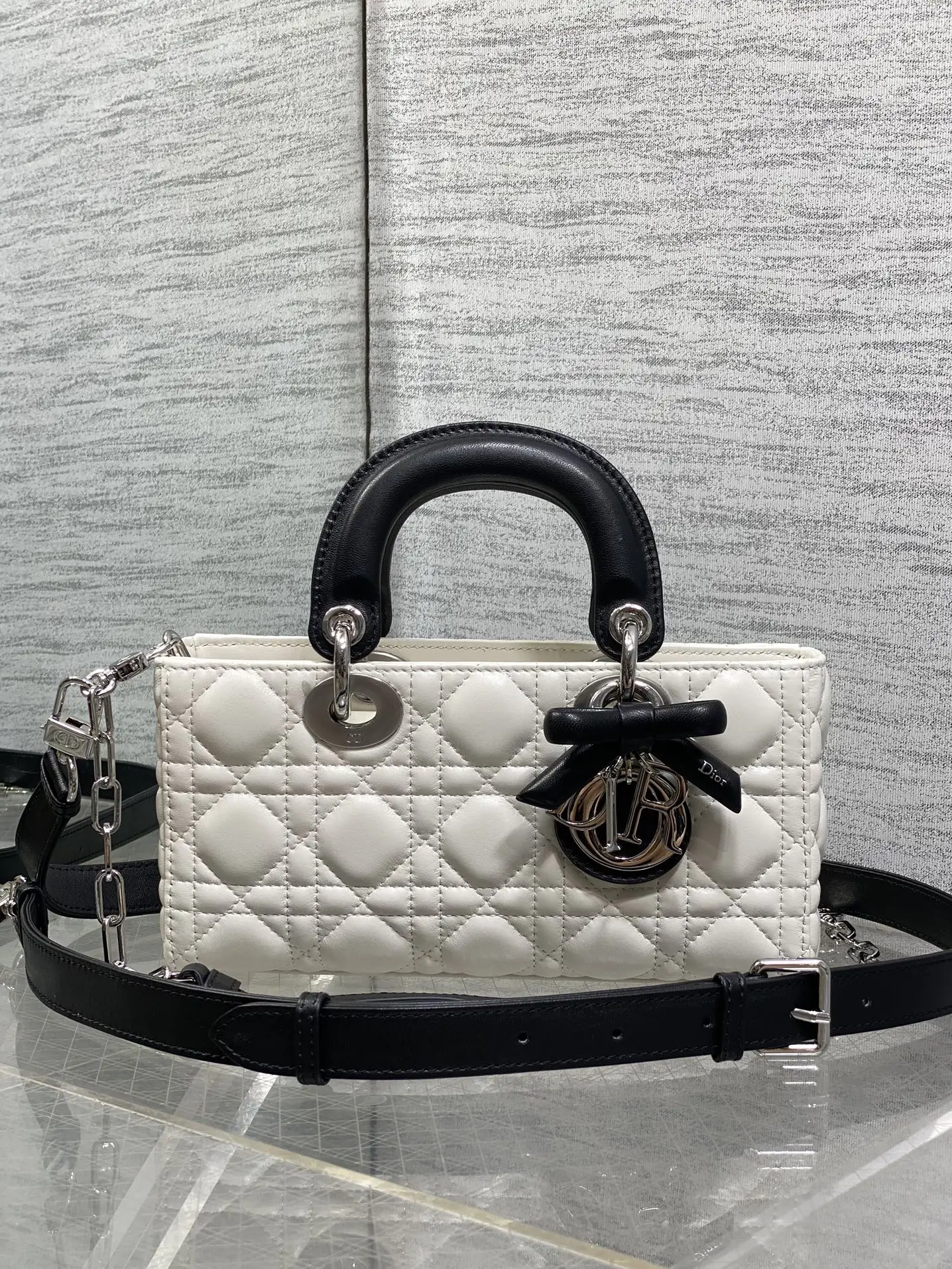 Dior Black and white spliced silver buckle bow rectangular bag women s crossbody bag Dior Black and white spliced silver buckle bow rectangular bag women s crossbody bag