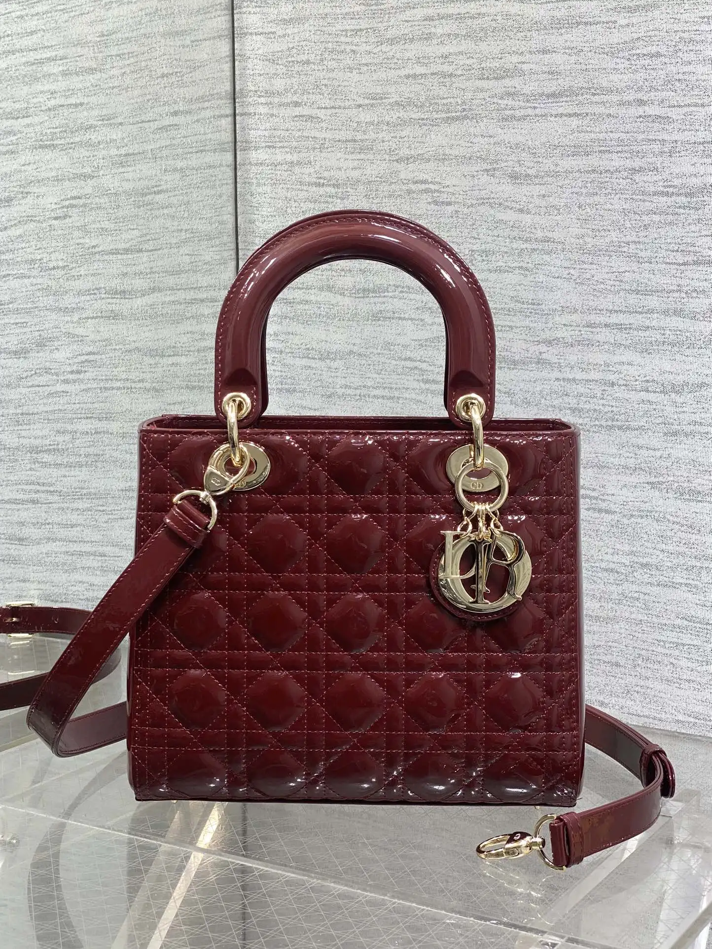 Dior Latest flip leather five-compartment bag women s crossbody bag Dior Latest flip leather five-compartment bag women s crossbody bag