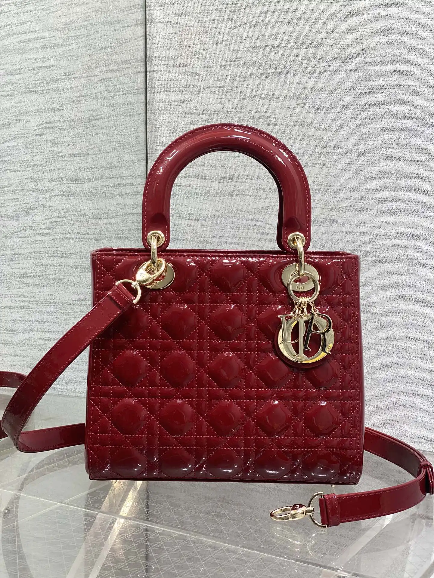 Dior Latest flip leather five-compartment bag women s crossbody bag Dior Latest flip leather five-compartment bag women s crossbody bag