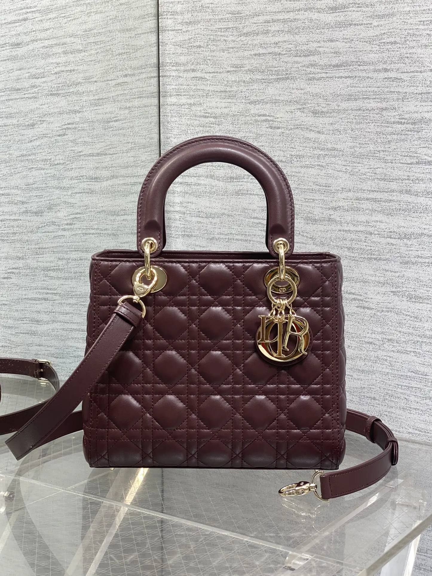 Dior Latest flip leather five-compartment bag women s crossbody bag Dior Latest flip leather five-compartment bag women s crossbody bag