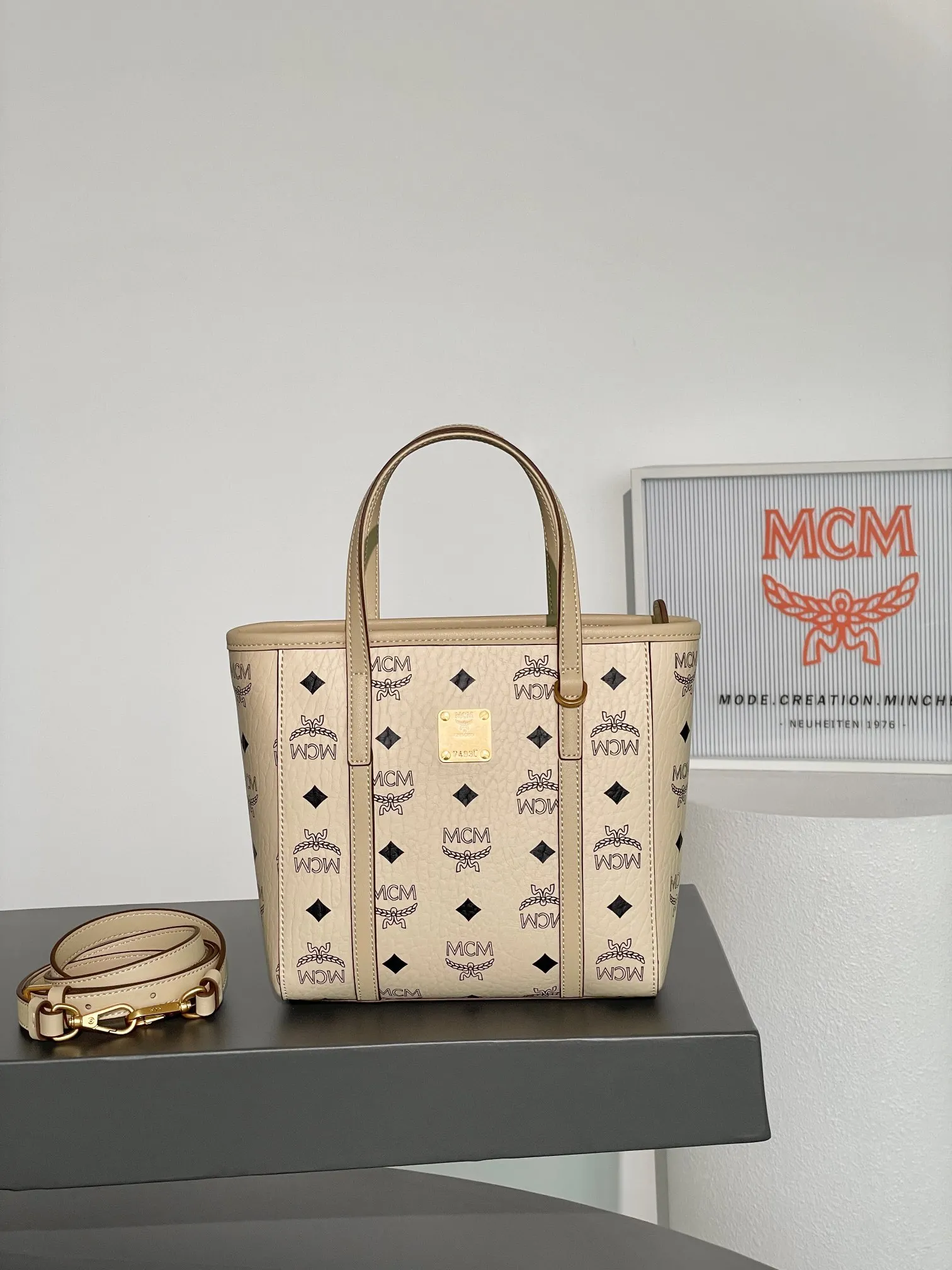 MCM MWPAATN04CO001 New Style Rice Cabbage Basket Women s Crossbody Bag MCM MWPAATN04CO001 New Style Rice Cabbage Basket Women s Crossbody Bag