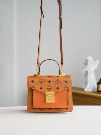 MWE8APA69CO001 Hand-Twisted Crossbody Accordion Bag Women s Crossbody Bag Replica MCM womens bags