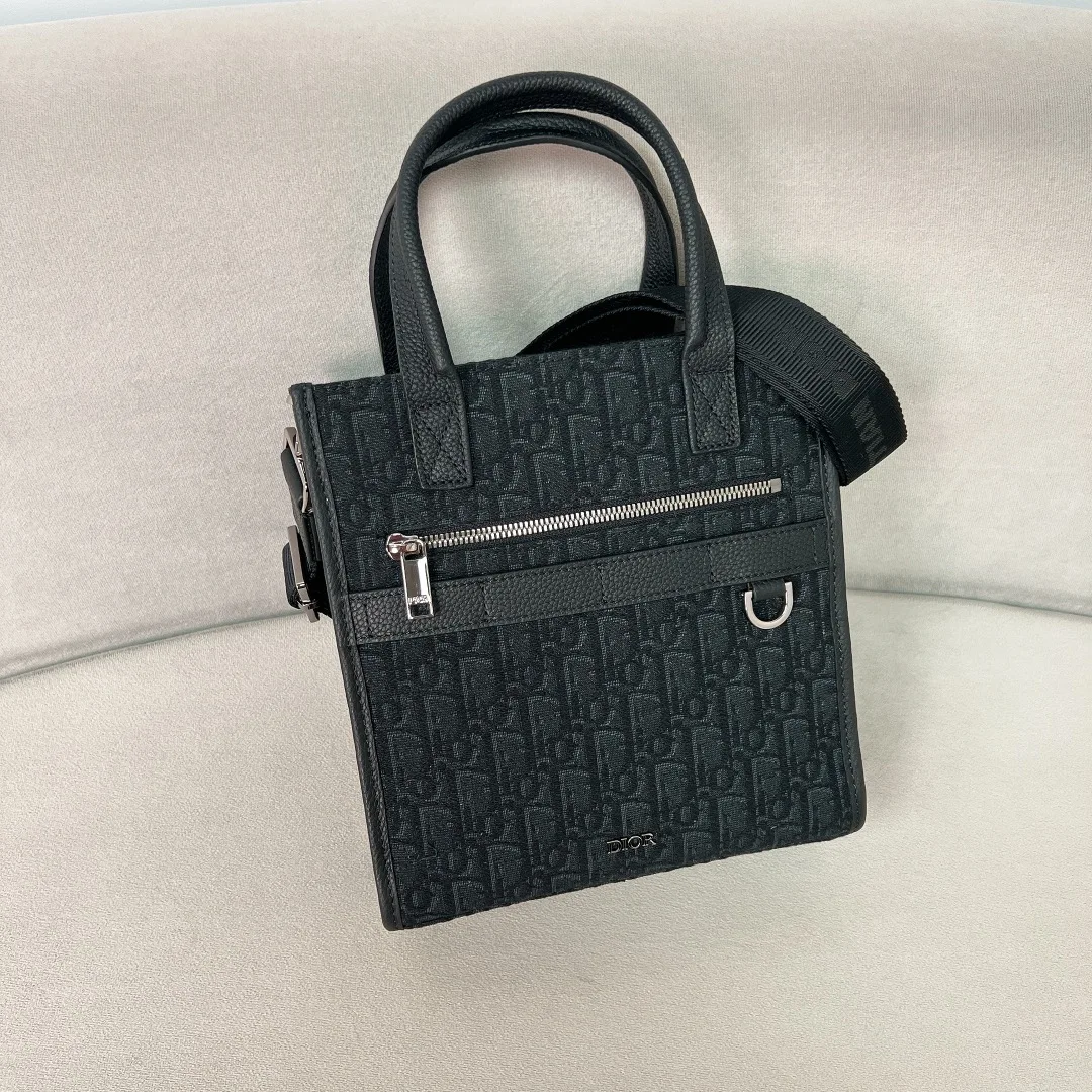 Dior Early Spring New Men s Handbag Men s Crossbody Bag