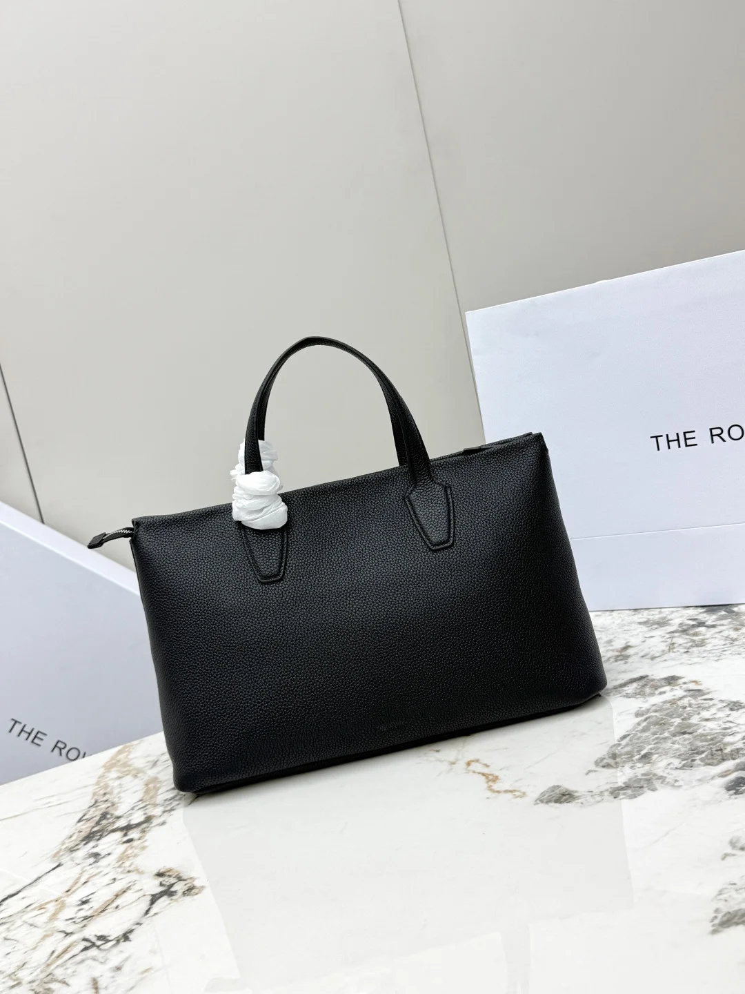 THE ROW T1909 Cowhide Pebble Grain Handbag Women s Handbag
