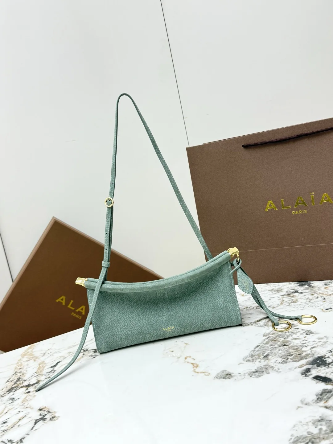 ALAIA A1430 Arc Clip Bag Women s Crossbody Bag ALAIA A1430 Arc Clip Bag Women s Crossbody Bag