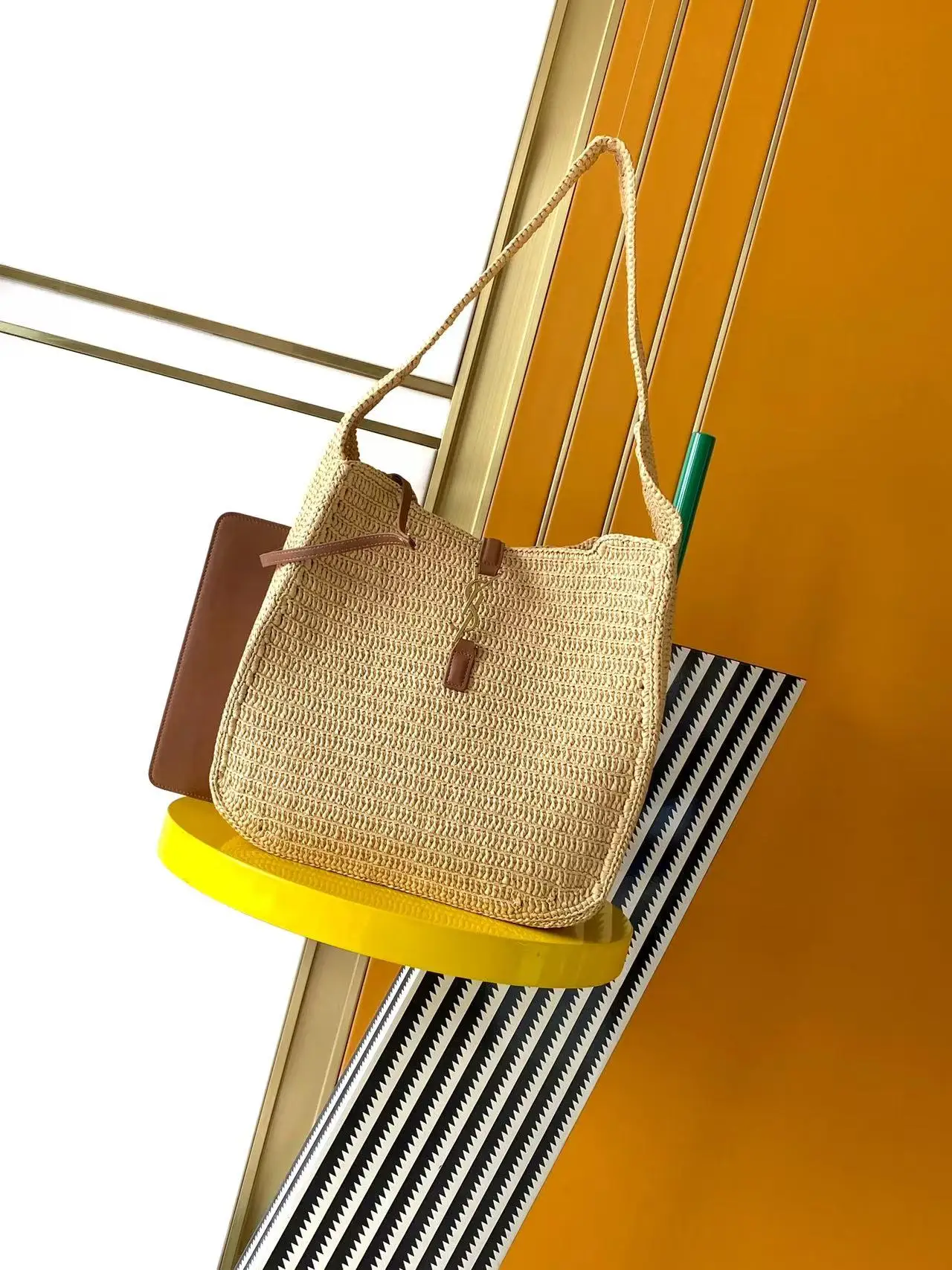 SAINT LAURENT 785381F75 Large Straw Woven Hobo Bag Women s Crossbody Bag SAINT LAURENT 785381F75 Large Straw Woven Hobo Bag Women s Crossbody Bag