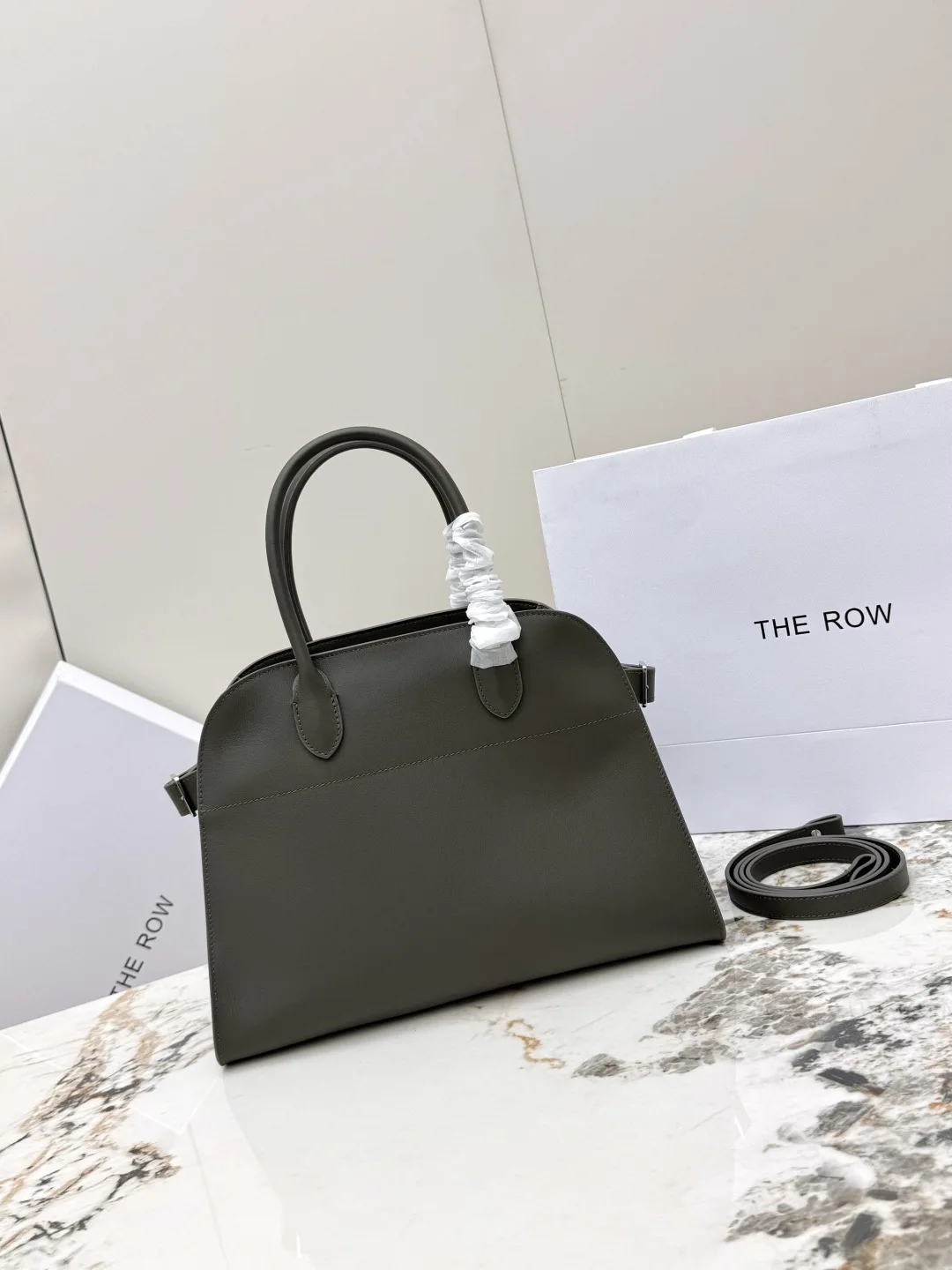 THE ROW T1586 Classic Tote Bag Women s Crossbody Bag THE ROW T1586 Classic Tote Bag Women s Crossbody Bag