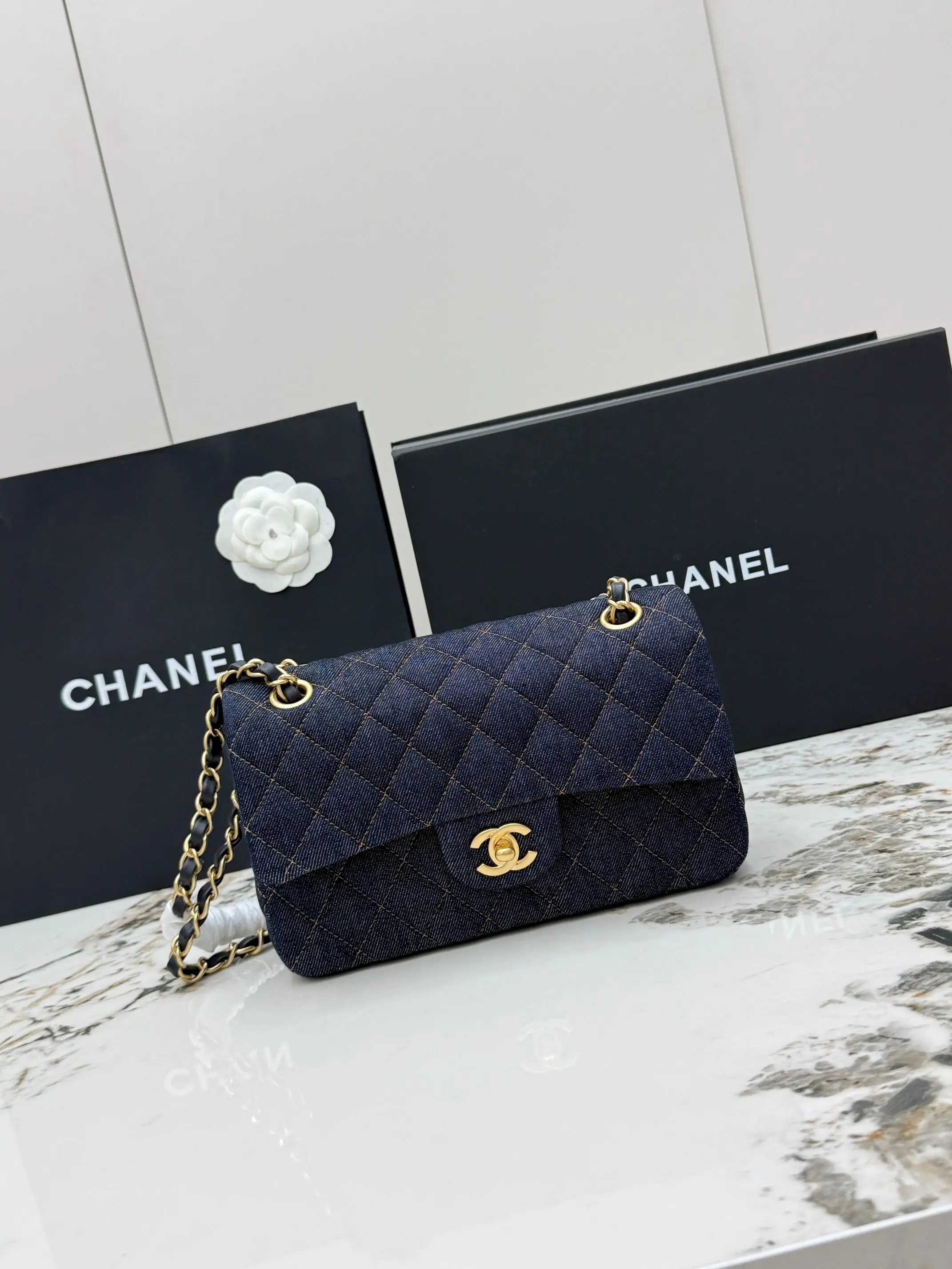 Chanel AS1117 All-Steel Chain Women s Handbag Women s Crossbody Bag Chanel AS1117 All-Steel Chain Women s Handbag Women s Crossbody Bag