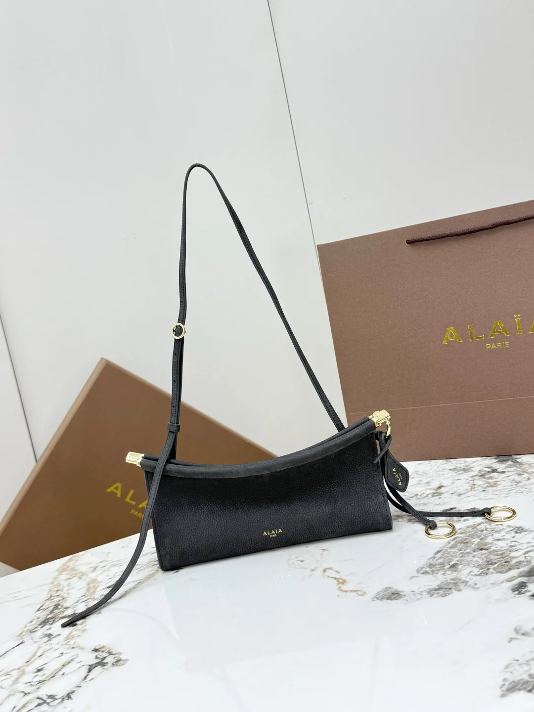 ALAIA A1430 Arc Clip Bag Women s Crossbody Bag ALAIA A1430 Arc Clip Bag Women s Crossbody Bag
