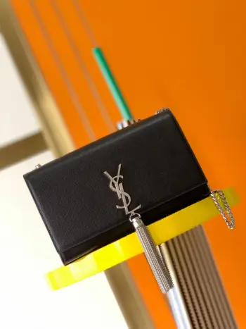 377829 Simple Flap Chain Bag Women s Crossbody Bag Replica SAINT LAURENT womens bags