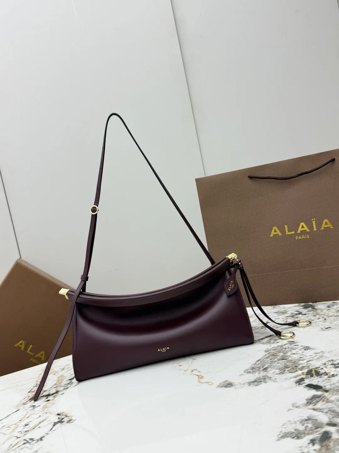 ALAIA A1431 Arc Clip Bag Women s Crossbody Bag ALAIA A1431 Arc Clip Bag Women s Crossbody Bag