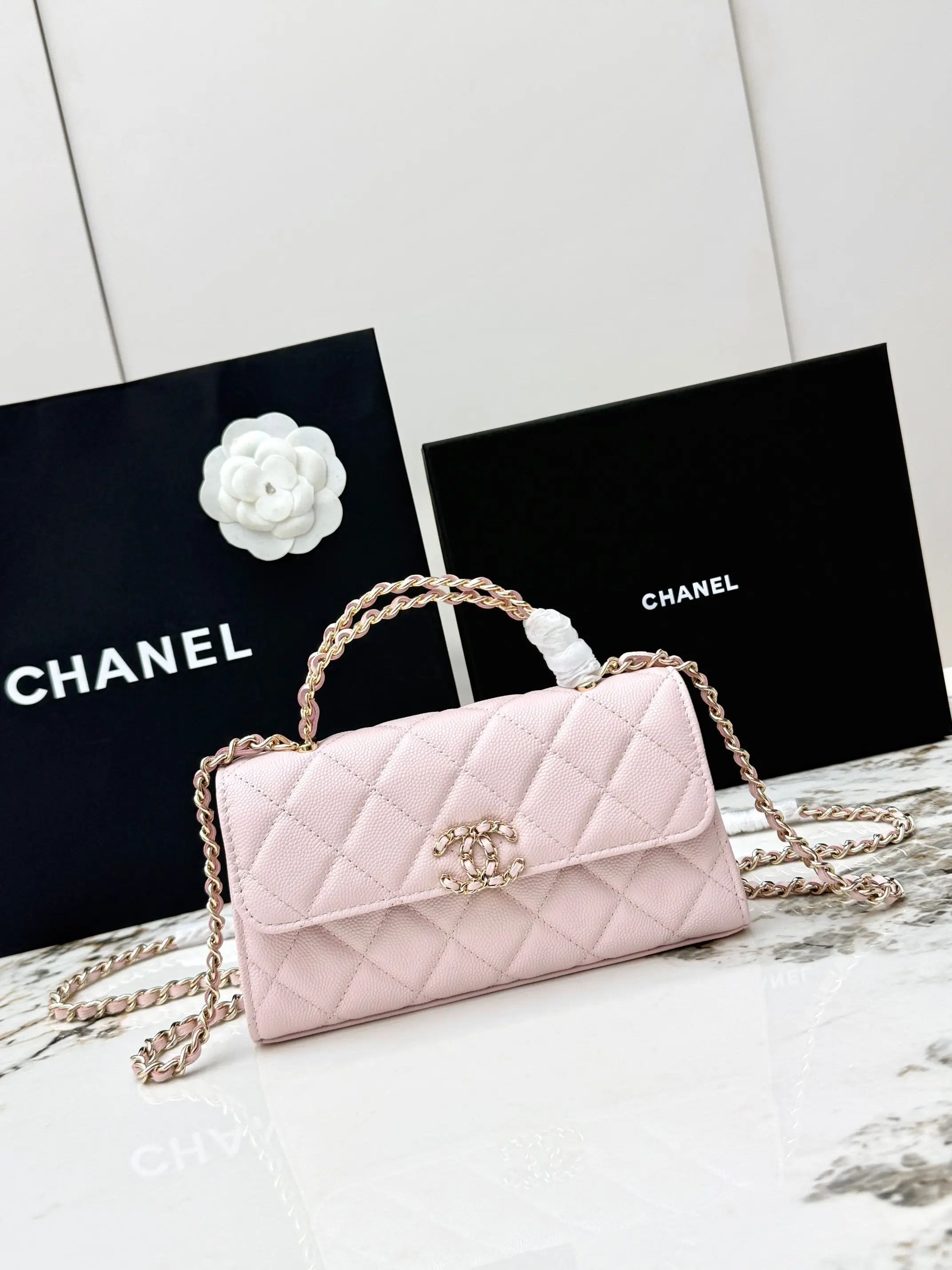 Chanel AP3238 Pebbled Cowhide Handle Bag Women s Crossbody Bag Chanel AP3238 Pebbled Cowhide Handle Bag Women s Crossbody Bag