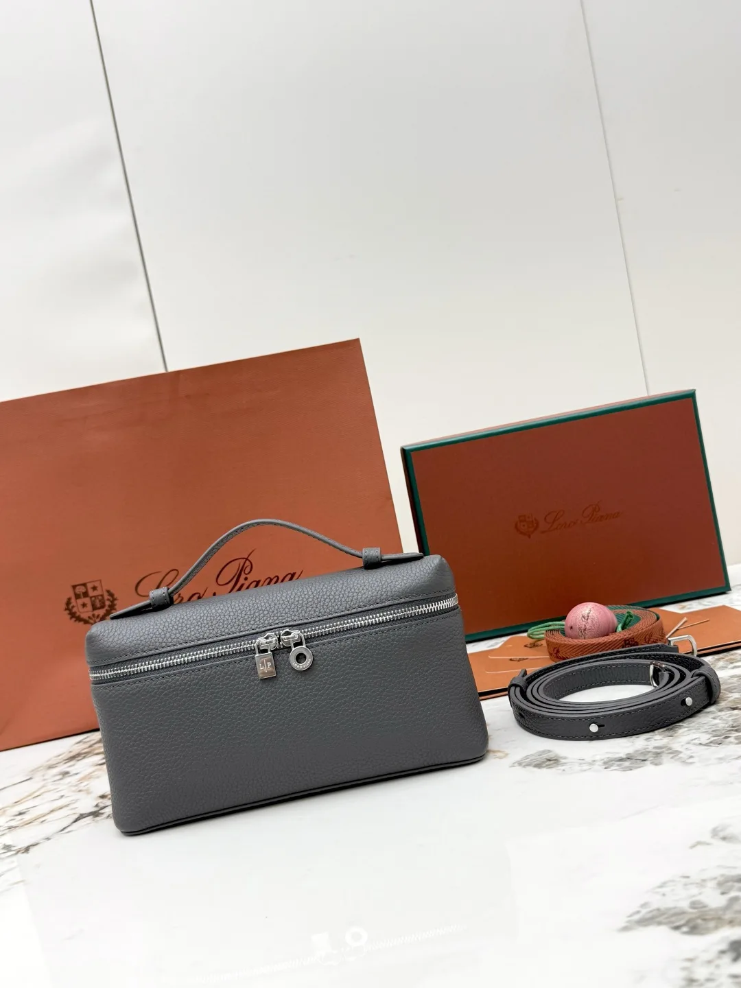 Loro Piana Hand-held lunch box bag, women s crossbody bag Loro Piana Hand-held lunch box bag, women s crossbody bag