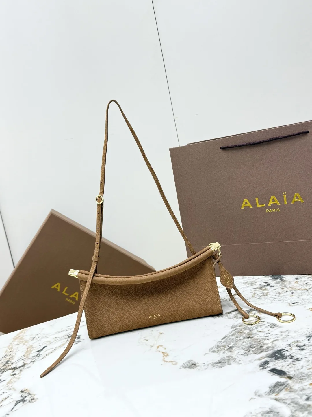 ALAIA A1430 Arc Clip Bag Women s Crossbody Bag ALAIA A1430 Arc Clip Bag Women s Crossbody Bag