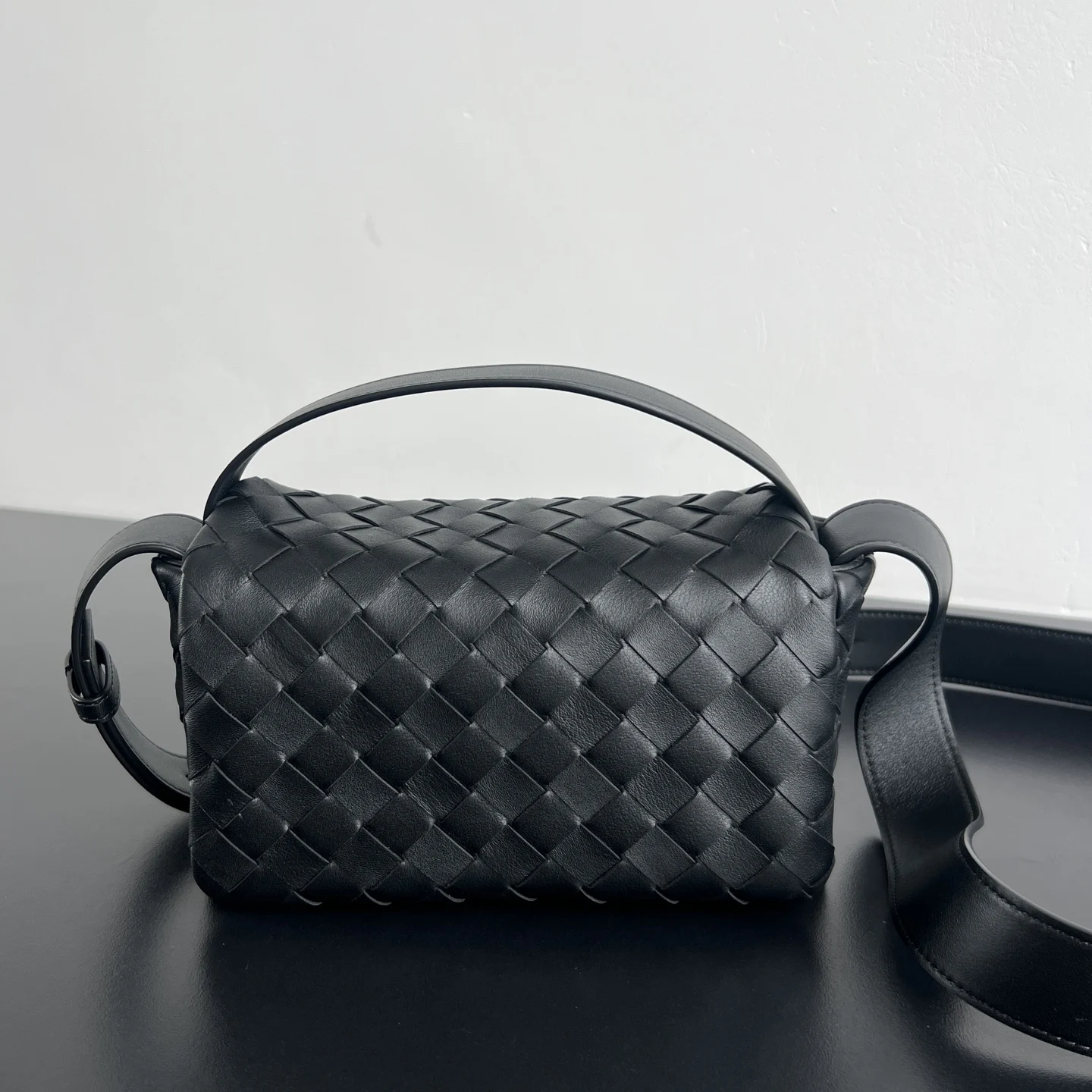 Bottega Veneta 857931 Mini Woven Flap Handbag Men s Crossbody Bag